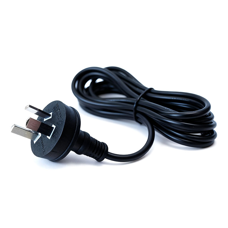 سلك طاقة أسترالي قياسي أسود بثلاثة دبابيس